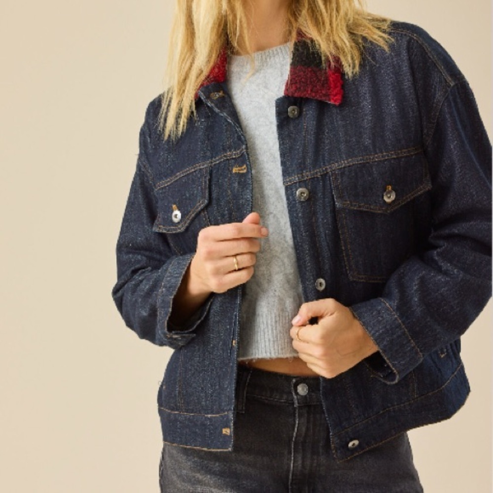 Altar’d State Noella Denim Jacket with Sherpa Collar-Size Medium